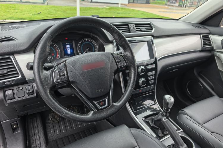 Used Haval H2 2014 1.5T Manual Two-Wheel Drive Elite Edition Steering Wheel
