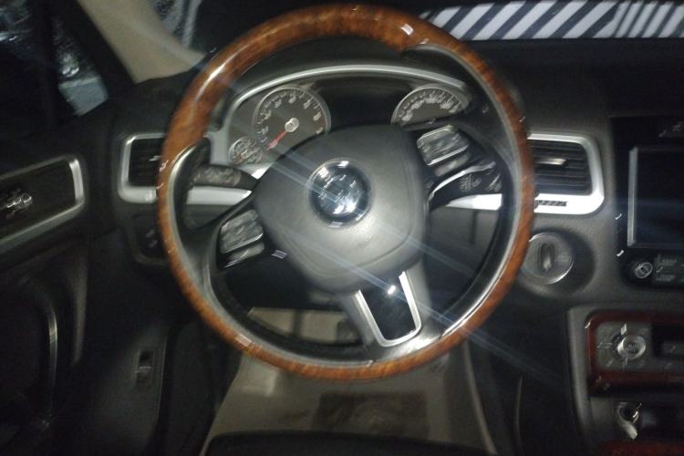 Used Volkswagen Touareg 2011 3.0 TSI High-End Version