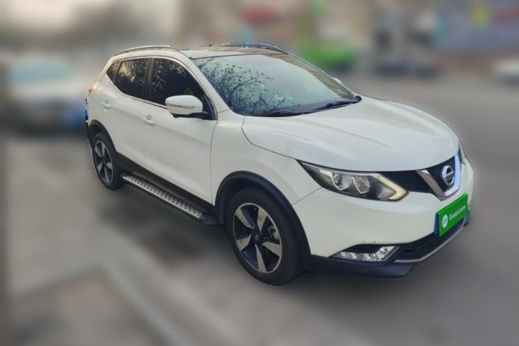 Used Nissan Qashqai 2016 2.0L CVT Luxury Edition Front Right 45 Deg