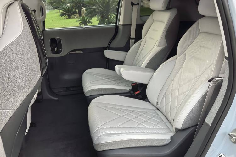 Used ARCFOX Kaola 2023 Family Edition Pro
