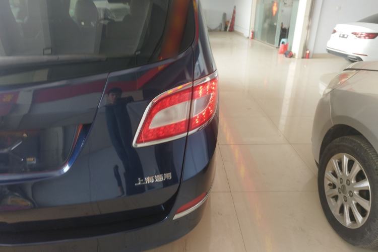 Used Buick GL8 2011 3.0L XT Luxury Business Flagship Edition Right Rear Taillight