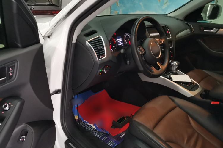 Used Audi Q5 2016 40 TFSI Technology Edition Driver Seat