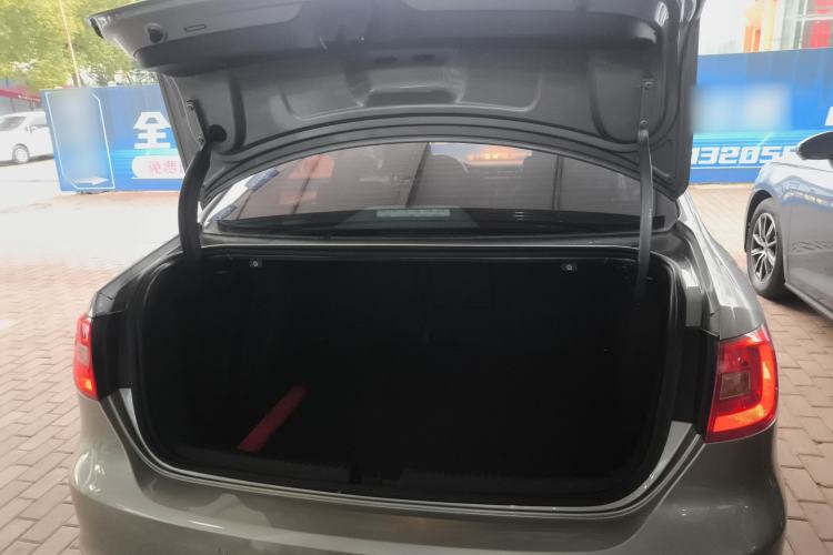 Used Volkswagen Sagitar 2014 Revised Version 1.6L Automatic Leading Edition
