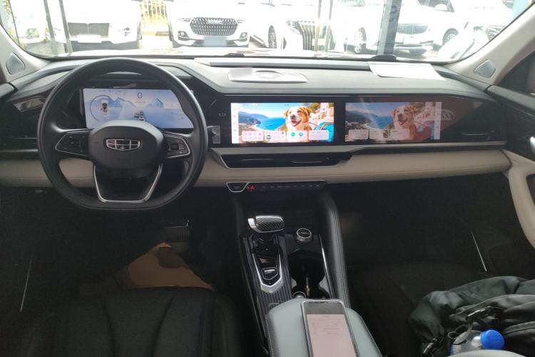 Used Geely Auto Monjaro L 2023 2.0TD High-Power Automatic Two-Wheel Drive Flagship Version Center Console