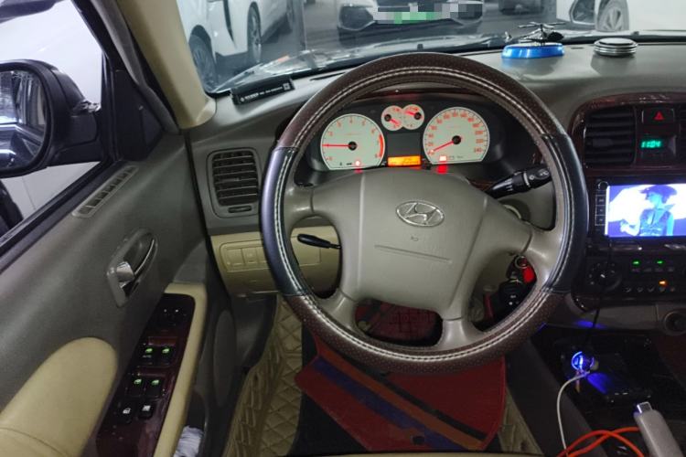 Used Hyundai MoInca 2009 1.8L Manual Luxury Edition GL Steering Wheel