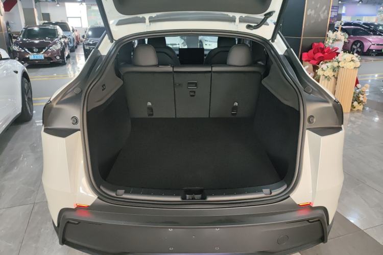 Used Tesla Model Y 2026 Long-Range All-Wheel-Drive Model Trunk