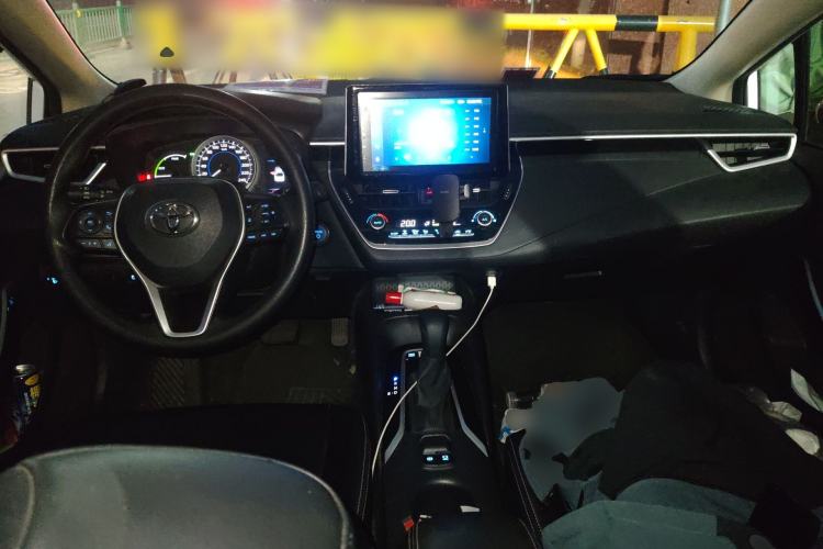 Used Toyota Corolla 2021 Dual-Motor 1.8L E-CVT Elite Edition Center Console