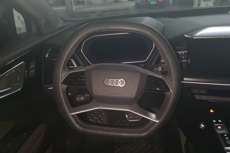 Used Audi Q4 e-tron 2022 50 e-tron quattro Visionary Edition Steering Wheel