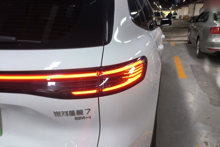 Used Geely Galaxy Xingjian 7 EM-i 2025 120km Launch+ Version Exterior 3