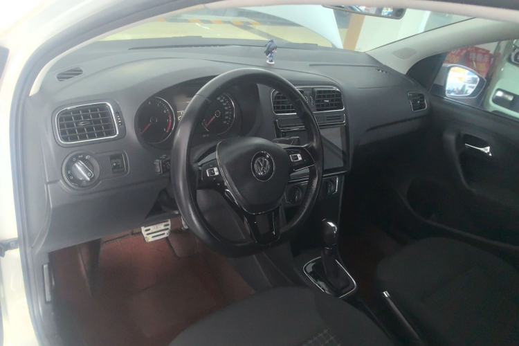 Used Volkswagen Polo 2016 1.6L Automatic Comfort Model