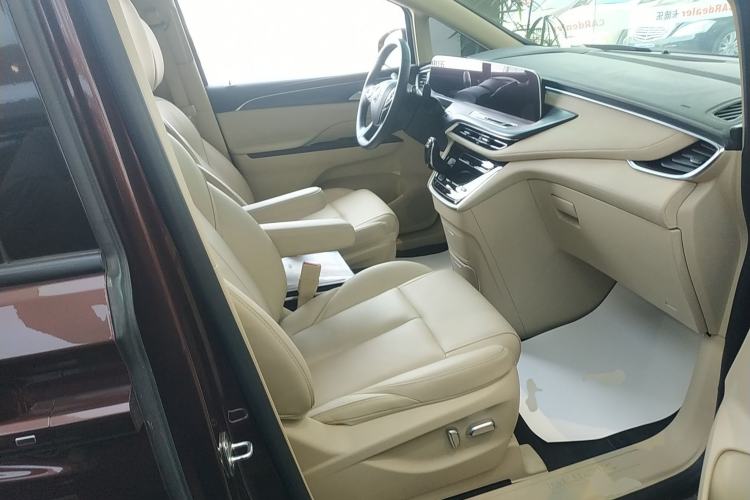 Used Buick GL8 2022 ES Landtrek 653T Luxury Edition
