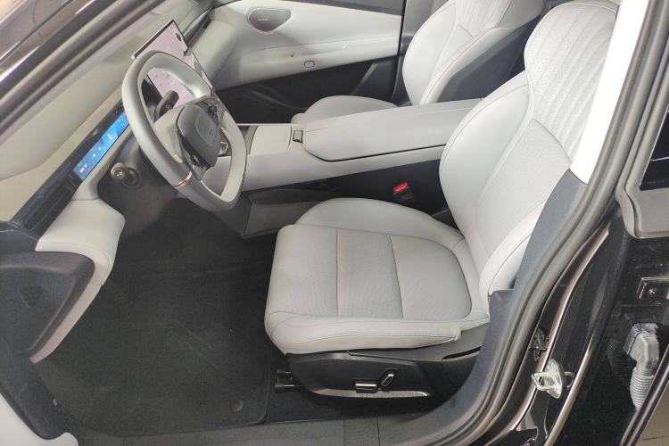 Used Lynk & Co Z10 2025 71 kWh 602 km Range Rear-Wheel Drive Pro