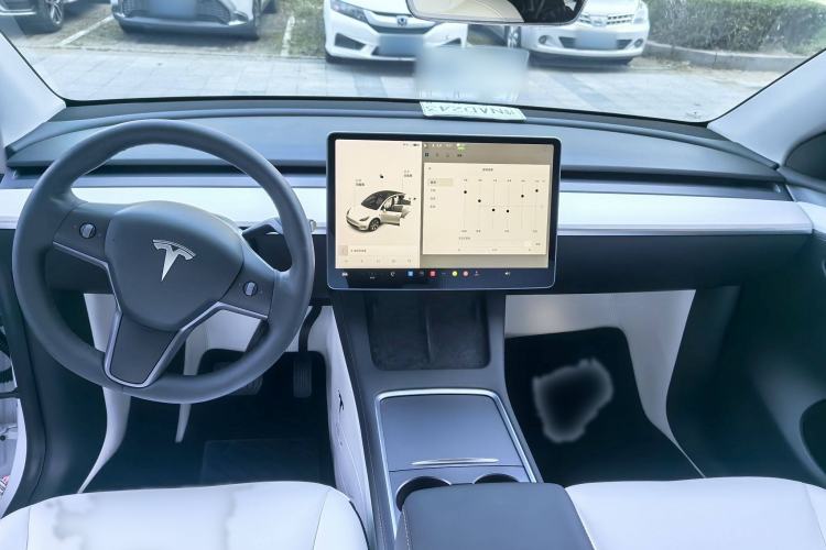 Used Tesla Model Y 2021 Long-Range All-Wheel-Drive Version
