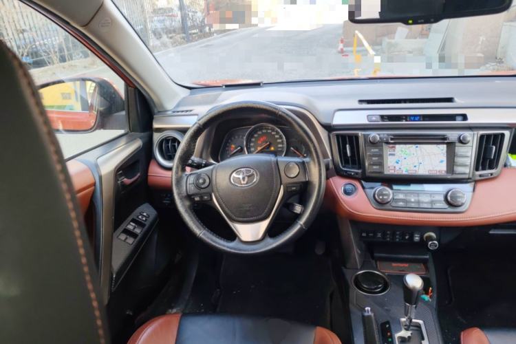 Used Toyota RAV4 2013 2.5L Automatic 4x4 Prestige Edition Steering Wheel
