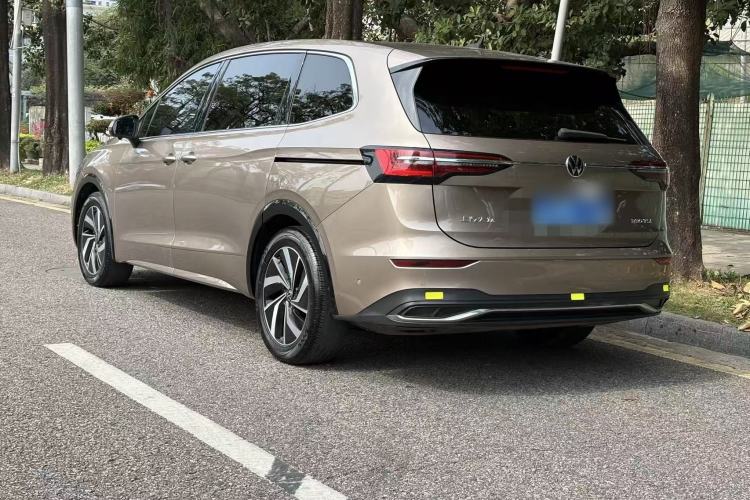 Used Volkswagen Viloran 2020 330TSI Luxury Edition Exterior 3