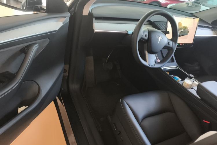 Used Tesla Model Y 2024 Long-Range All-Wheel-Drive Version