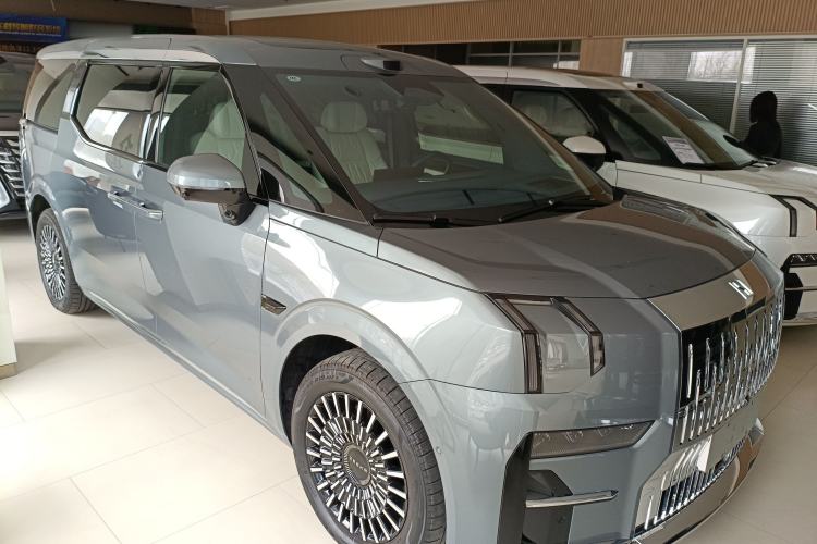 Used Zeekr 009 2024 Six-Seat Executive Version 4WD 108 kWh Front Right 45 Deg