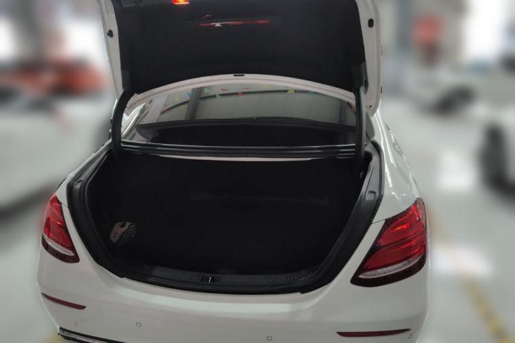 Used Mercedes-Benz E-Class 2019 E 200 L Trunk