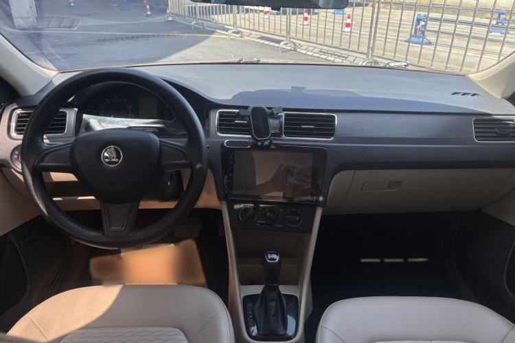Used Skoda Rapid 2016 1.6L Automatic Chuanxing Edition Interior 4