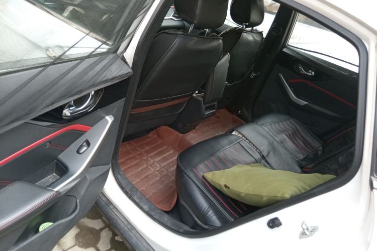 Used Venucia D60 2019 100 000 Glory 1.6L Entry Manual ChenShang Edition China VI