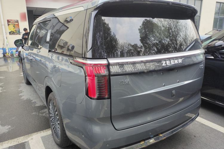 Used Zeekr 009 2024 Six-Seat Executive Version 4WD 108 kWh Rear Left 45 Deg