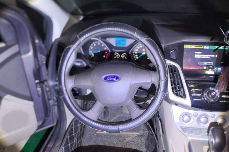 Used Ford Focus 2012 Sedan 1.6L Automatic Comfort Model
