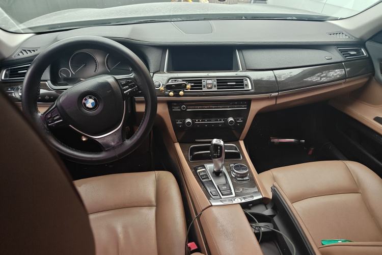 Used BMW 7 Series 2013 730Li Leading Model Center Console