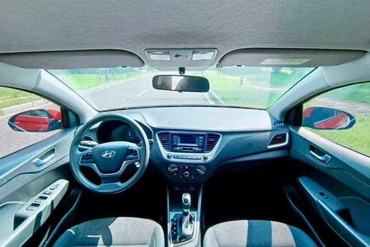 Used Hyundai Verna (new generation) 2020 1.4L CVT GLS Cool Edition Interior 8