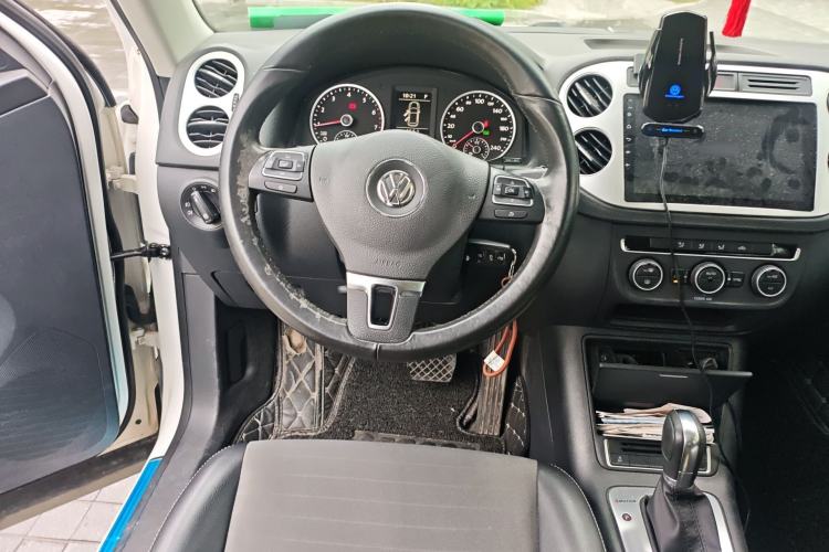 Used Volkswagen Tiguan 2016 300TSI Automatic All-Wheel Drive Fashion Vision Edition Steering Wheel