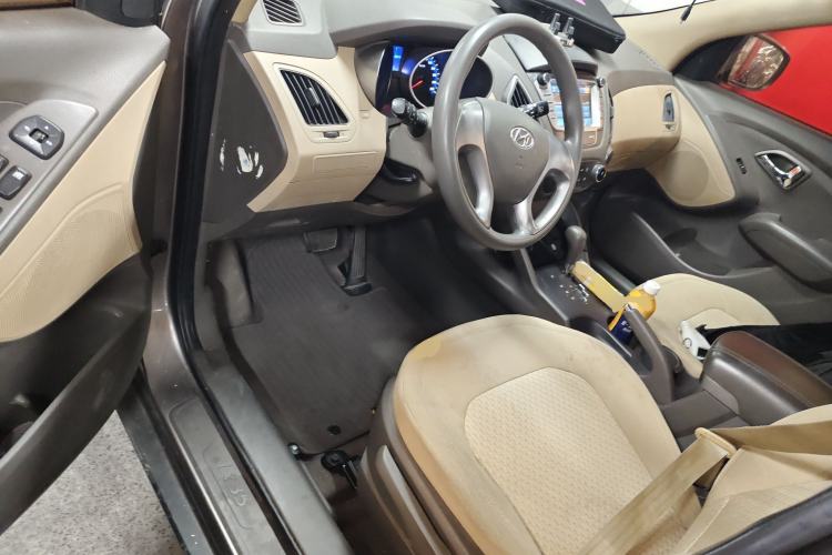 Used Hyundai ix35 2010 2.0L Automatic Two-Wheel Drive New Edition GL Driver Seat