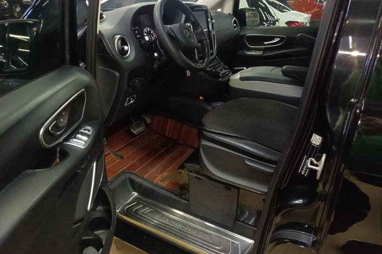 Used Mercedes-Benz Vito 2016 2.0T Elite Edition
