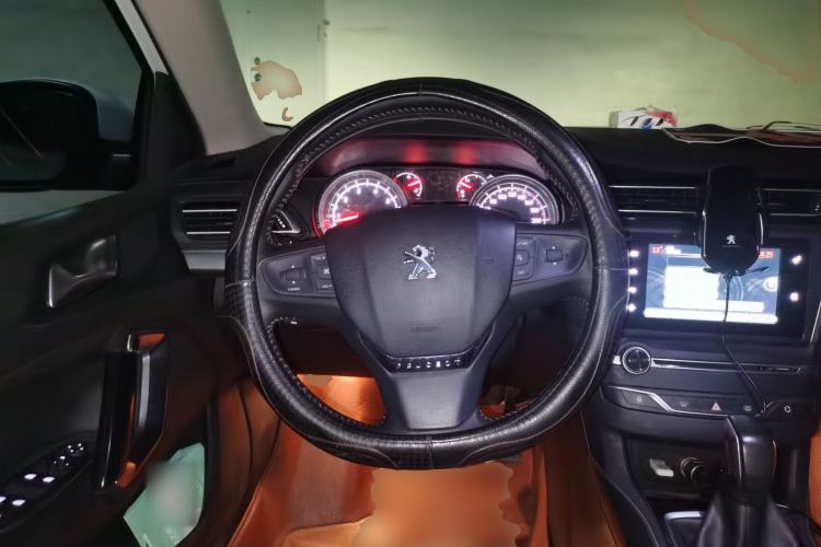 Used Peugeot 408 2014 1.6T Automatic Prestige Edition Steering Wheel