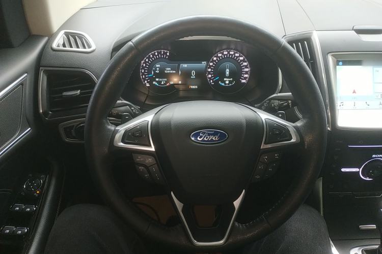 Used Ford Edge 2018 EcoBoost 245 Four-Wheel Drive Titanium 7-Seater Steering Wheel