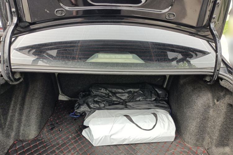 Used Volkswagen Lavida 2013 Revised Classic 1.6L Automatic Fashion Edition Trunk