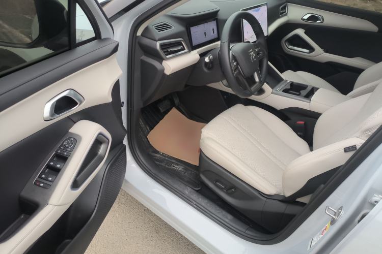 Used BYD Yuan UP 2025 Intelligent Driving Version 401 km Leading Edition