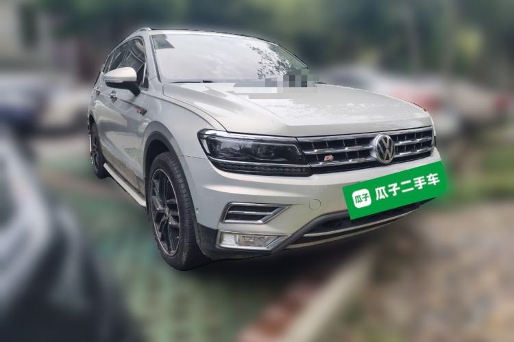 Used Volkswagen Tiguan L 2017 380TSI Automatic All-Wheel-Drive Flagship Edition Front Right 45 Deg