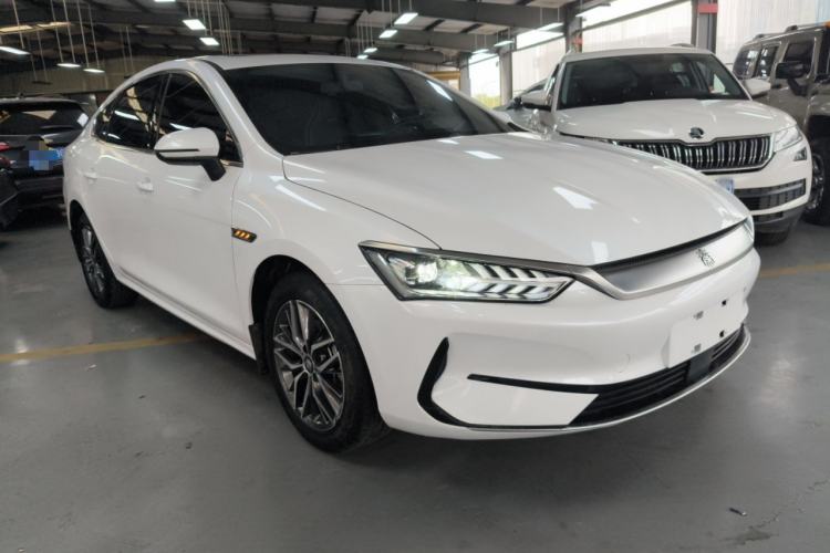 Used BYD Qin PLUS 2021 EV 400KM Luxury Model Front Right 45 Deg