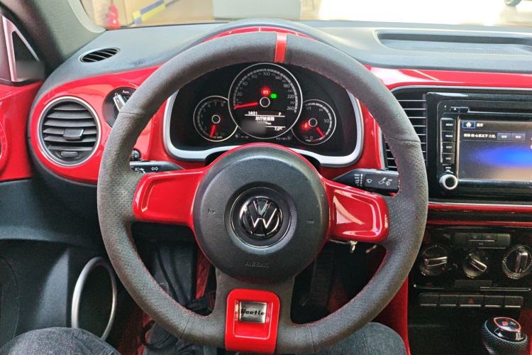 Used Volkswagen Beetle 2015 180TSI model
