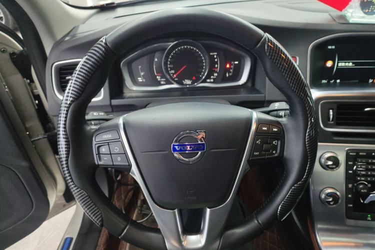 Used Volvo S60 2017 S60L T4 Smart Range Edition
