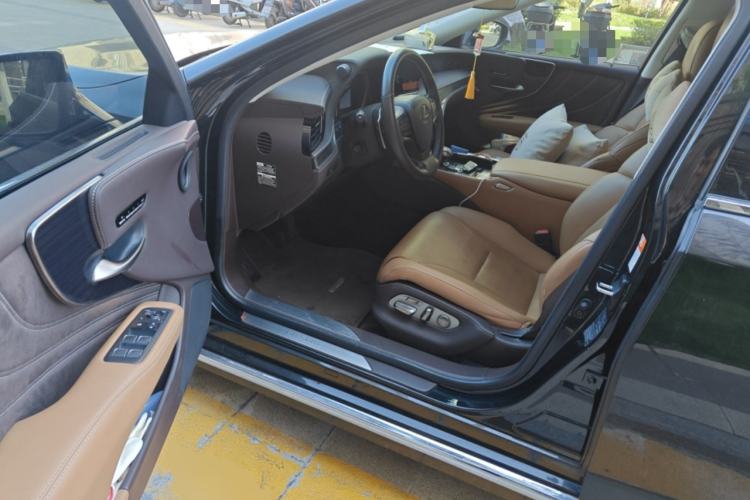 Used Lexus LS 2020 500h Excellence Edition China VI standard Driver Seat