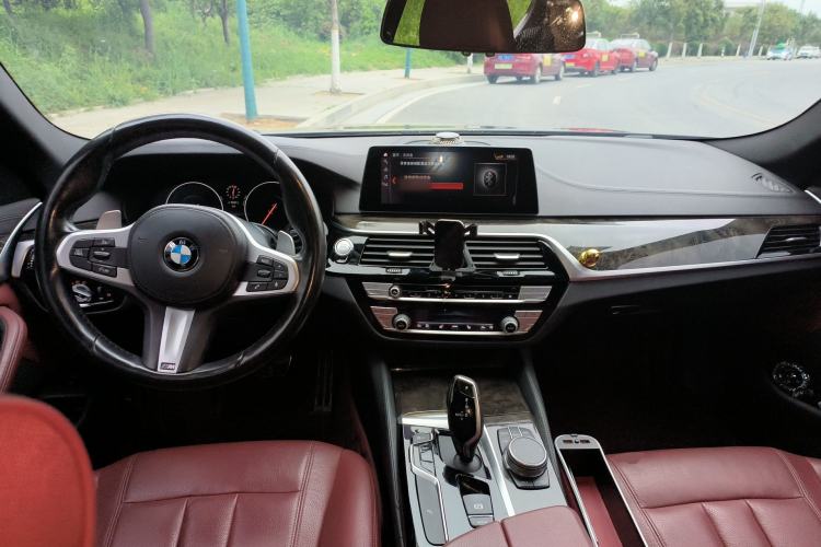 Used BMW 5 Series 2019 530Li Leading Model M Sport Package Center Console