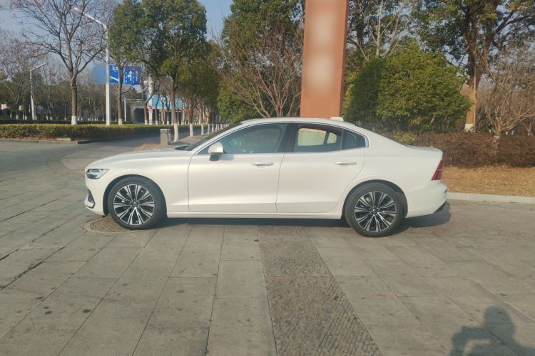Used Volvo S60 2025 B4 Zhiyuan Luxury Edition