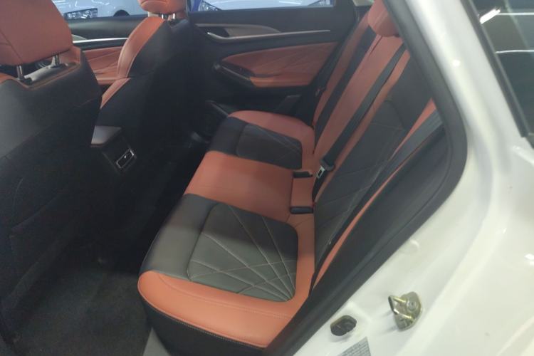 Used CHANGAN Eado 2023 Changan Edition PLUS Blue Whale NE 1.4T GDI DCT Prestige Version
