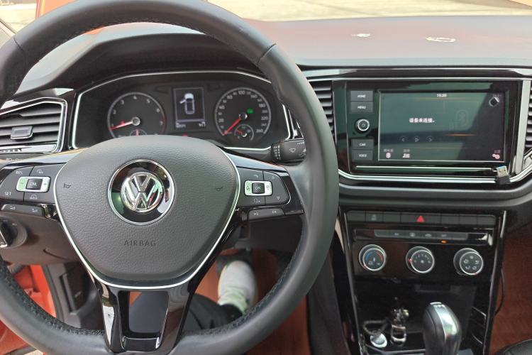 Used Volkswagen T-ROC 2019 280TSI DSG Two-Wheel Drive Comfort Version China VI Standard
