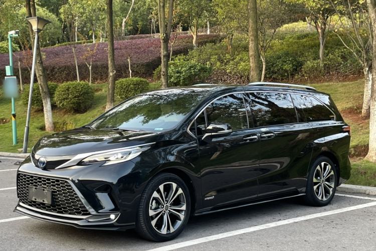 Used Toyota Granvia 2022 2.5L Hybrid Prestige Edition
