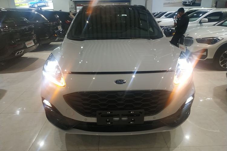 Used Ford Escape 2024 EcoBoost 245 Four-Wheel Drive ST-Line Pro Trim Front