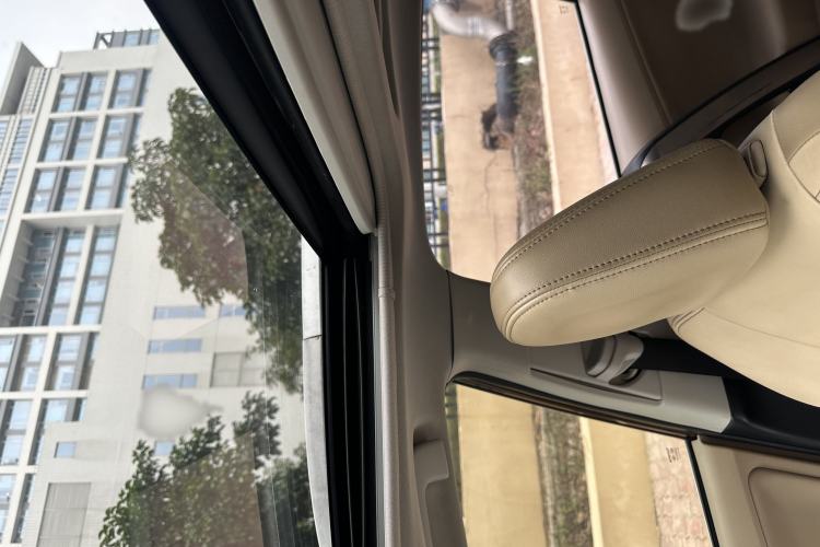 Used Toyota RAV4 2013 2.5L Automatic 4x4 Elite Edition Interior 4