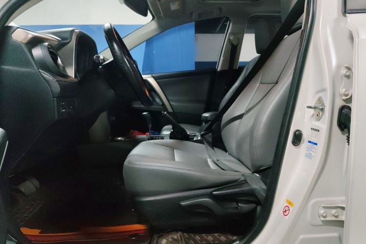 Used Toyota RAV4 2015 2.0L CVT 4x4 Trend Edition
