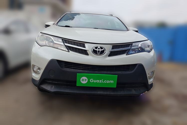 Used Toyota RAV4 2016 2.0L CVT Two-Wheel Drive Fashion Edition China V Standard
