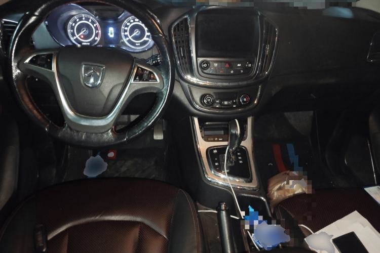 Used Baojun 560 2016 1.8L iAMT Luxury Model Center Console